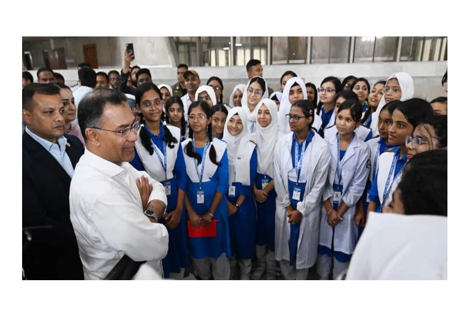 জাতীয় সংসদ পরিদর্শন করলেন বিভিন্ন শিক্ষা প্রতিষ্ঠানের শিক্ষক ও শিক্ষার্থীরা, প্রধানমন্ত্রীর সঙ্গে সৌজন্য সাক্ষাৎ
