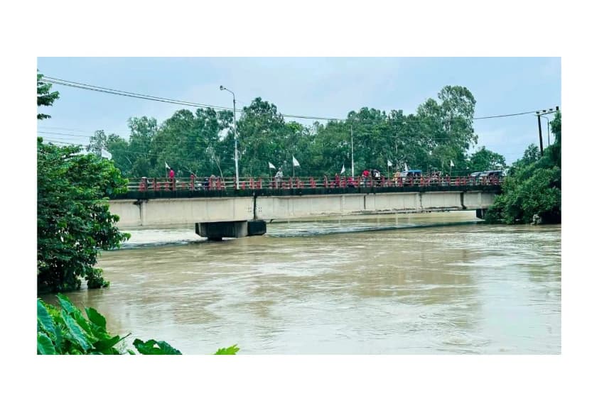 টানা বর্ষণ ও উজানের পাহাড়ি ঢলে হবিগঞ্জে খোয়াই নদ-নদীর পানি বৃদ্ধি, বন্যার শঙ্কা