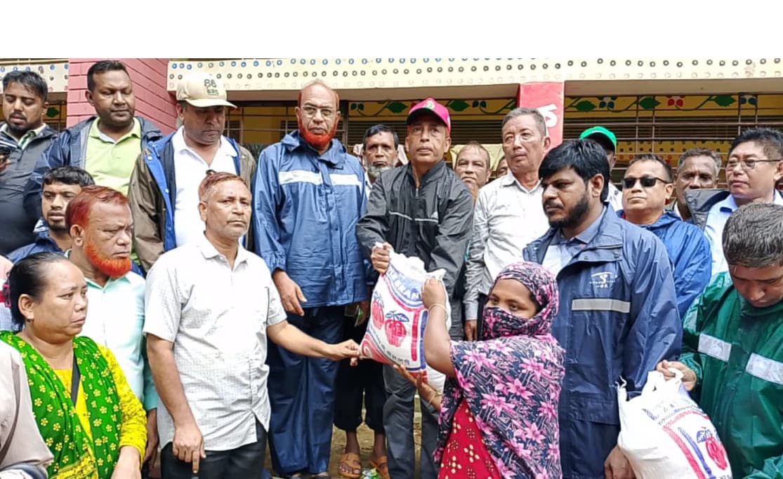 বন্যাকবলিত বাঘাইছড়ি পরিদর্শনে জেলা বিএনপির নেতৃবৃন্দ, আশ্রয়কেন্দ্রে ত্রাণ বিতরণ 