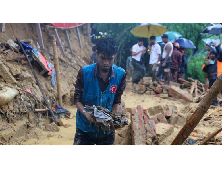 ৯০ ডিগ্রি কোণে পাহাড় কাটা! কক্সবাজারে কি আমরা নিজেরাই ডেকে আনছি বড় বিপর্যয়?