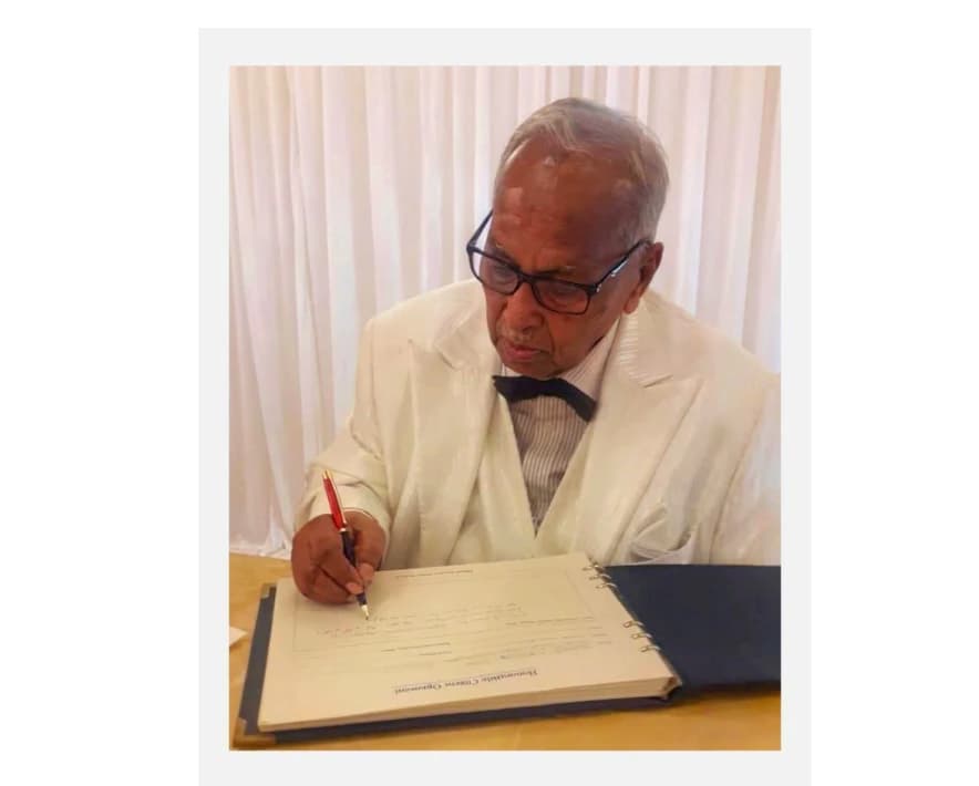 চলে গেলেন পঞ্চগড়ের আলোকবর্তিকা ব্যারিস্টার মুহাম্মদ জমির উদ্দিন সরকার। বিএনপি সহ সর্বস্তরের জনতার শোক।