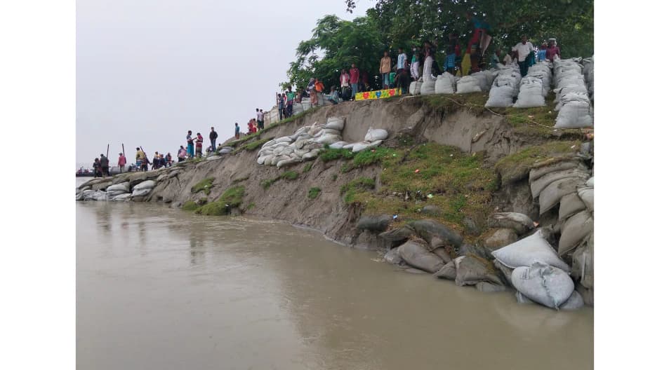 থামছে না যমুনার আগ্রাসন: ধুনটে শহড়াবাড়ি স্পারের ৩০ মিটার নদীগর্ভে, আতঙ্কে নদীপাড়ের মানুষ