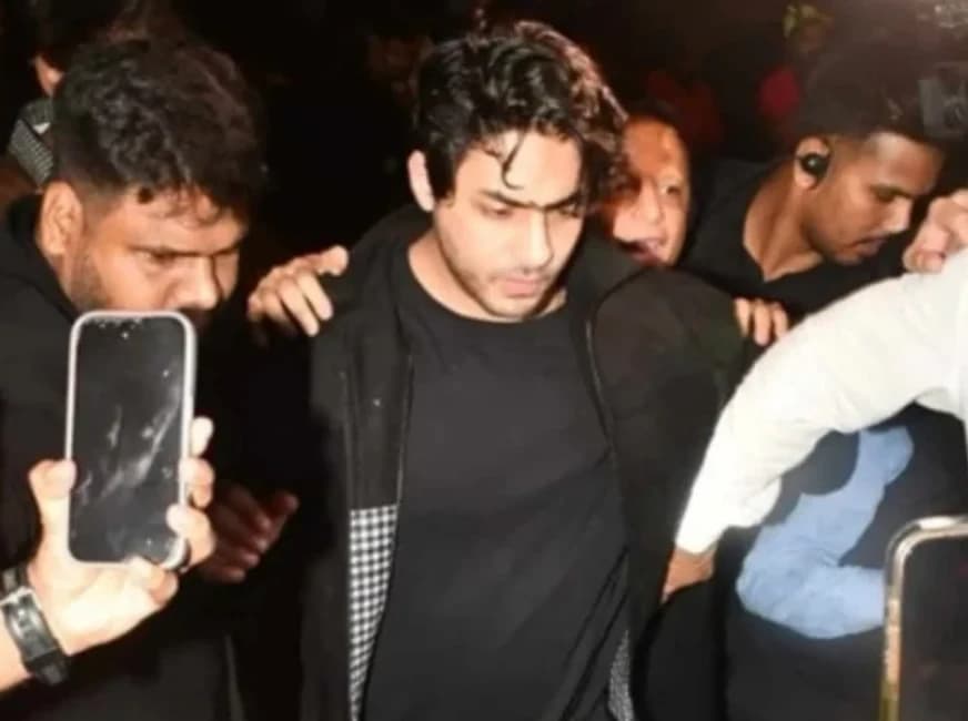 জন্মদিনের পার্টিতে গিয়ে অস্বস্তিতে পড়লেন আরিয়ান খান