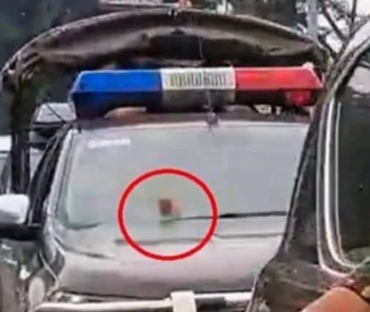 মাদারীপুরের রাজৈরে প্রধানমন্ত্রীর গাড়িবহরে ইটের টুকরা ছিটকে পড়া নিয়ে ফেসবুকে পোস্ট তদন্তে নেমেছে পুলিশ,
