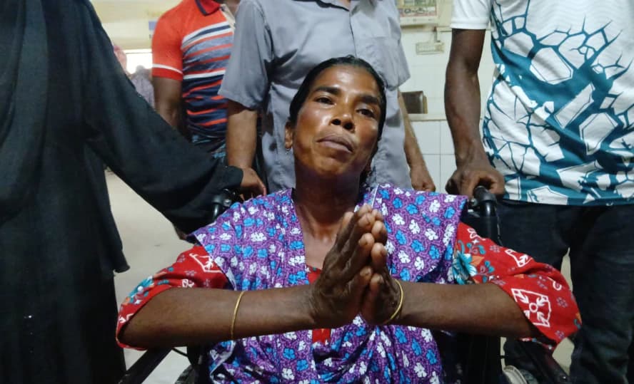 তেঁতুলিয়ায় জমি বিরোধে গৃহবধূকে গাছে বেঁধে নির্যাতন, ডিজেল ঢেলে পুড়িয়ে মারার চেষ্টা!