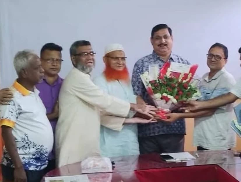 চাঁপাইনবাবগঞ্জে সড়ক ও ট্রাক মালিক গ্রুপের নবনির্বাচিত সদস্যদের চেম্বারের শুভেচ্ছা