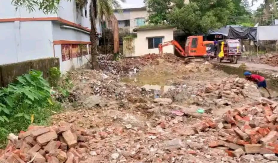 কবে কাটবে ঈদগাঁও উপ-স্বাস্থ্যকেন্দ্রের সংকট? আধুনিক ভবনের অপেক্ষায় সেবা প্রত্যাশীরা