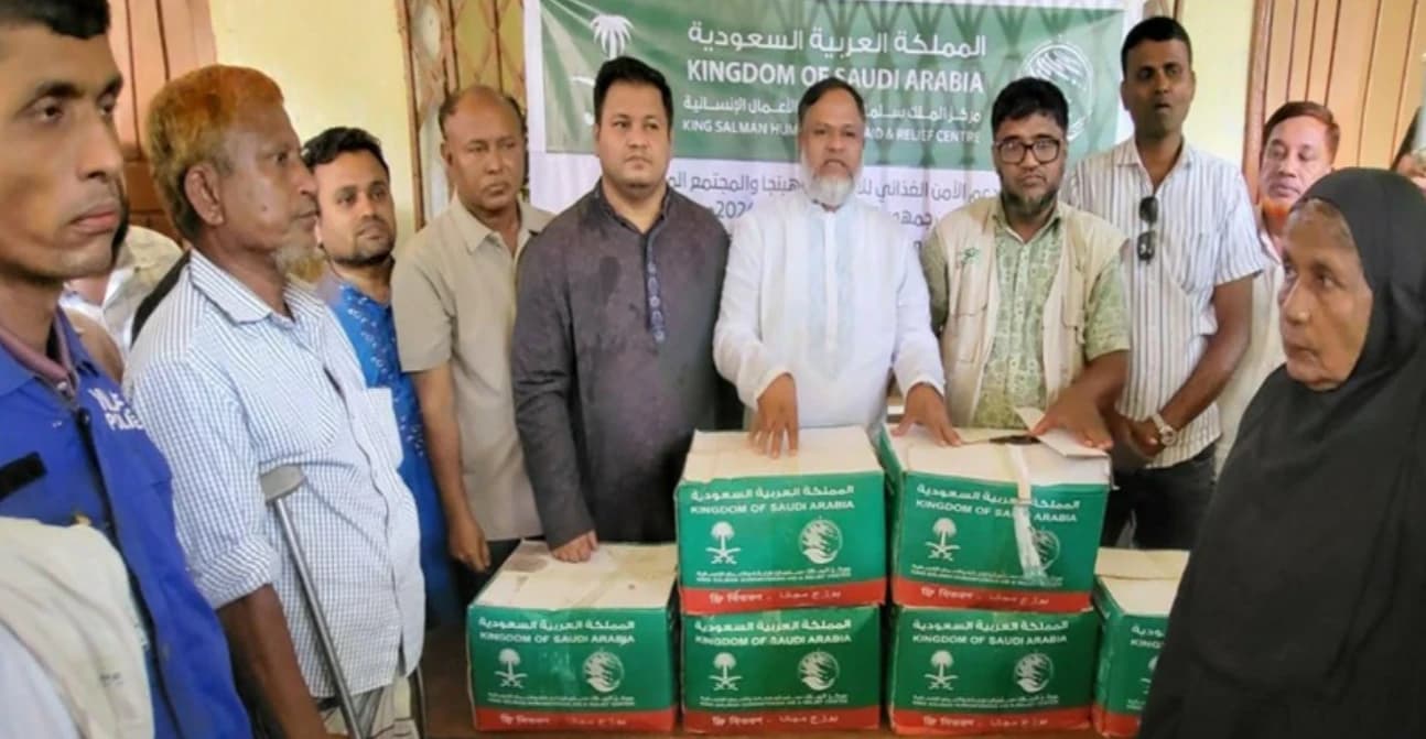 কক্সবাজারের বন্যায় ক্ষতিগ্রস্ত ১ হাজার পরিবারকে খাদ্য সহায়তা