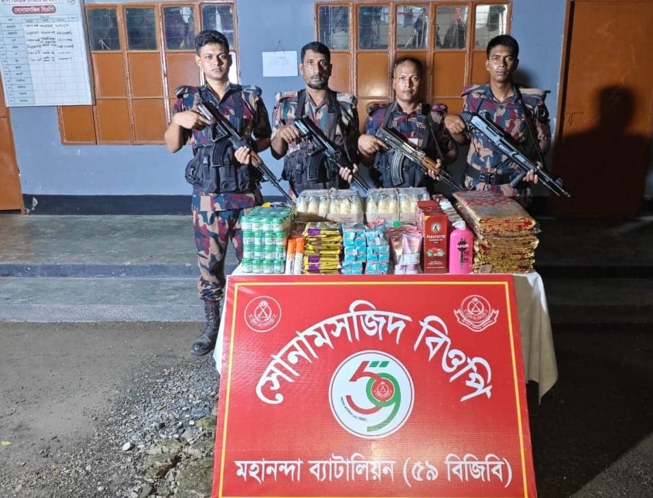শিবগঞ্জ সীমান্তে বিজিবির বড় সাফল্য: ২ লাখ ২৮ হাজার টাকার ভারতীয় পণ্য জব্দ