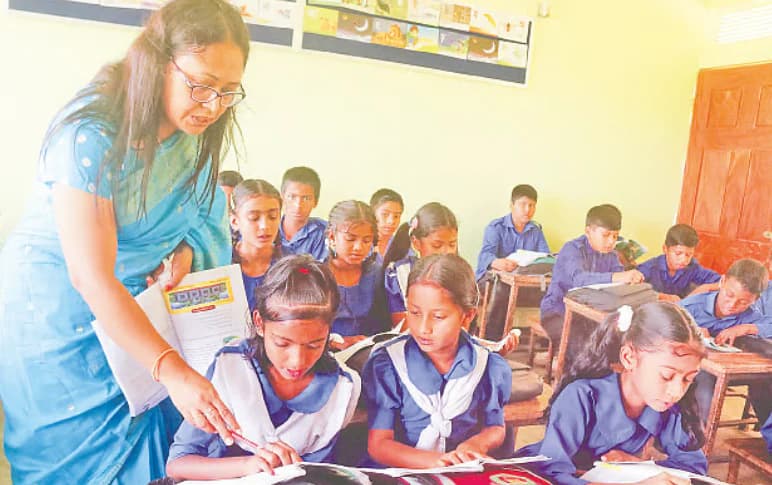 প্রশিক্ষণের আগেই নিয়োগপত্রের দাবি ১৪ হাজার ৩৮৪ প্রাথমিক বিদ্যালয়ের সহকারী শিক্ষকের