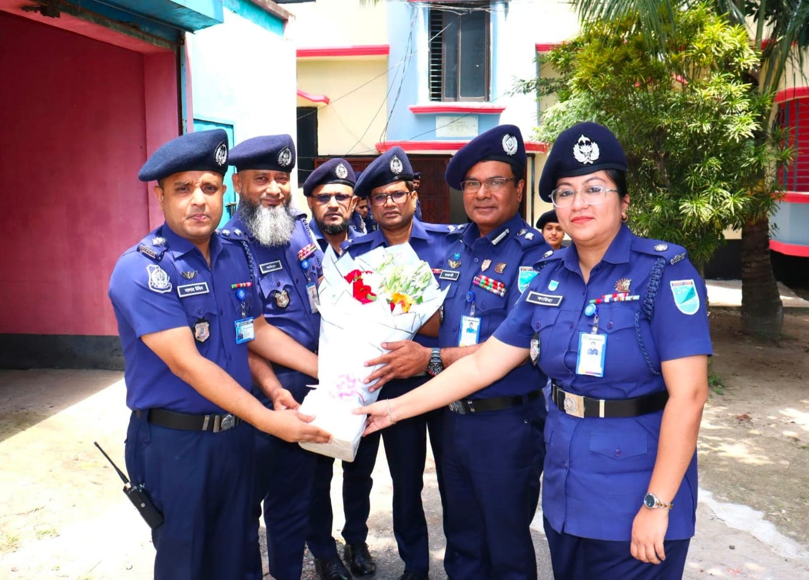 অতিরিক্ত ডিআইজি, ঢাকা রেঞ্জ কর্তৃক মাদারীপুর শিবচর সার্কেল ও ট্রাফিক অফিস পরিদর্শন।