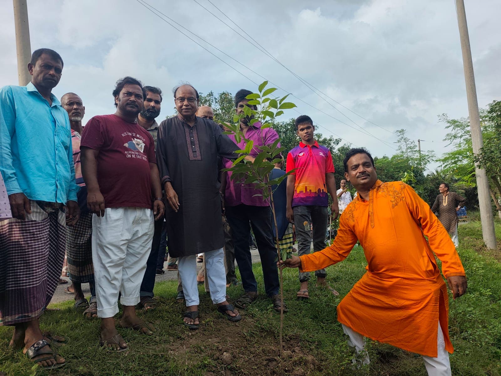 চাঁপাইনবাবগঞ্জে বিএনপির মাসব্যাপী বৃক্ষরোপণ কর্মসূচির উদ্বোধন