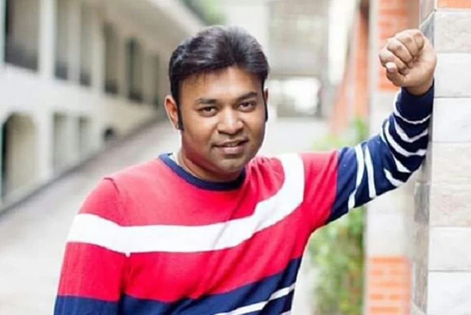 এক যুগের দীর্ঘ বিরতি কাটিয়ে আবারও মঞ্চে ফিরছেন ঢালিউড অভিনেতা কাজী মারুফ