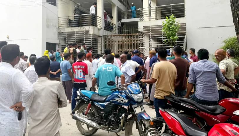 ভারতীয় গরুর নিলাম কেন্দ্রিক বিএনপি-জামায়াত হাতাহাতি, রৌমারী থানায় অভিযোগ দায়ের
