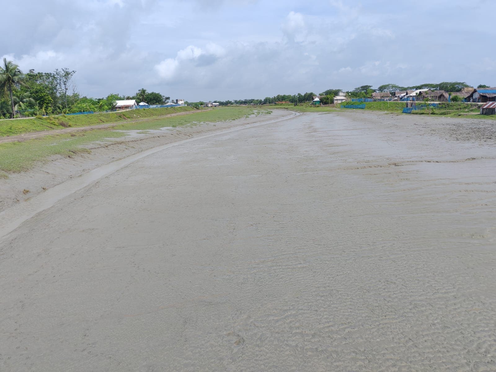 ডুমুরিয়ার তালতলা নদী মাত্র এক বছরেই পুনরায় ভরাট