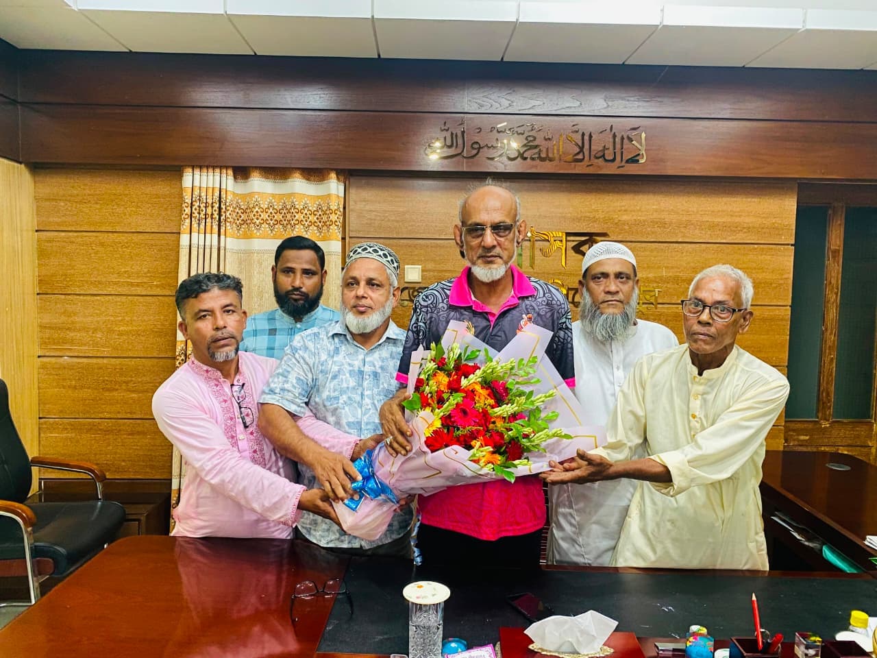 পিরোজপুর জেলা পরিষদের প্রশাসককে ক্ষুদ্র মৎস্যজীবী জেলা সমিতির শুভেচ্ছা