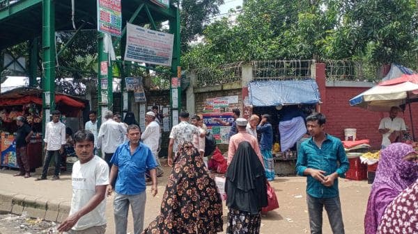 প্রতিদিন হাজারো টাকা লোপাট! চন্দ্রা ত্রিমোড়ে দালাল চক্র রুখতে কঠোর পদক্ষেপের ঘোষণা