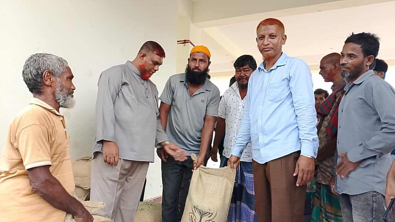 মানবিক উদ্যোগে বাঘাইছড়ির বন্যার্ত ৯০ পরিবারের পাশে মোহাম্মদ হযরত আলী