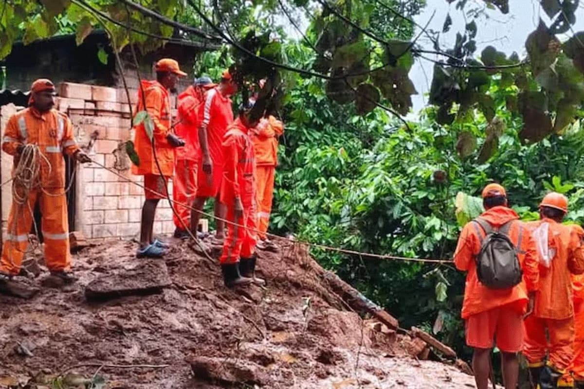 কেরালার ভূমিধস ও বন্যায় প্রাণহানি অন্তত ৮, রাজ্যজুড়ে জারি অরেঞ্জ অ্যালার্ট