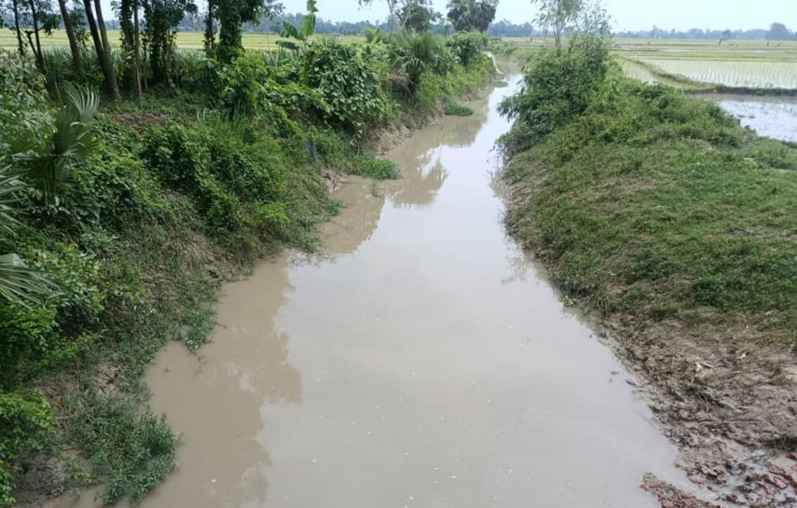 পৌনে দুই কোটির খালে নকশা উধাও, শ্রমিক ছাড়াই বিল উত্তোলনের অভিযোগ