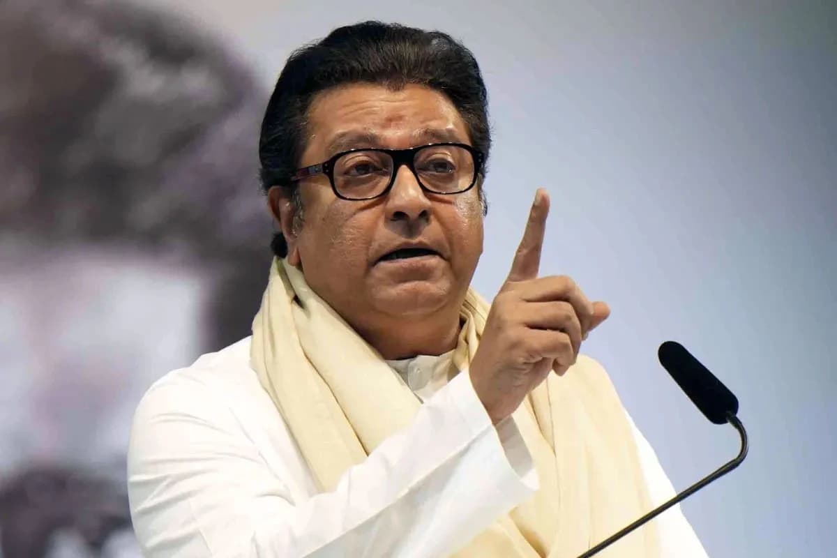 ‘দুবাইয়ে ডেরা বেঁধে ভারতের উন্নতি’— বিবেক ওবেরয় ও আর মাধবনের তীব্র সমালোচনা রাজ ঠাকরের