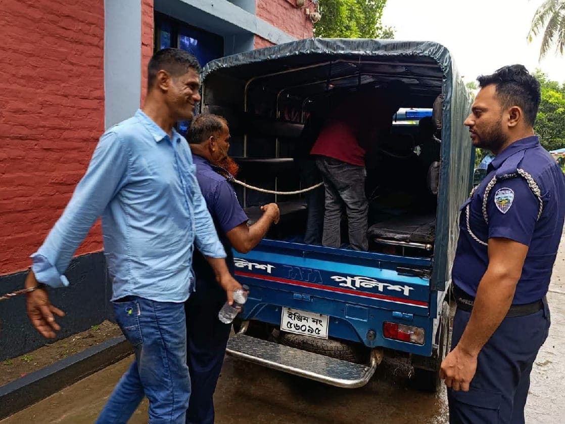 অবশেষে পল্লী বিদ্যুৎ সমিতির মামলায় বেপরোয়া মোয়াজ্জেম গ্রেফতার, জেলহাজতে প্রেরণ!