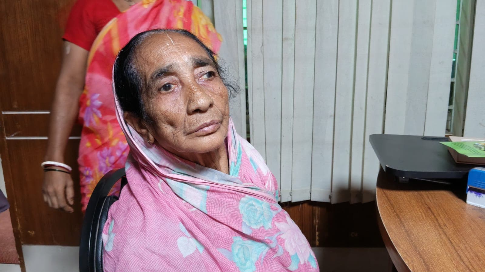 প্রাতঃভ্রমণে বের হওয়া ডায়াবেটিস আক্রান্ত বৃদ্ধার কানের স্বর্ণালঙ্কার ছিনতাই, মধুপুরে তীব্র আতঙ্ক