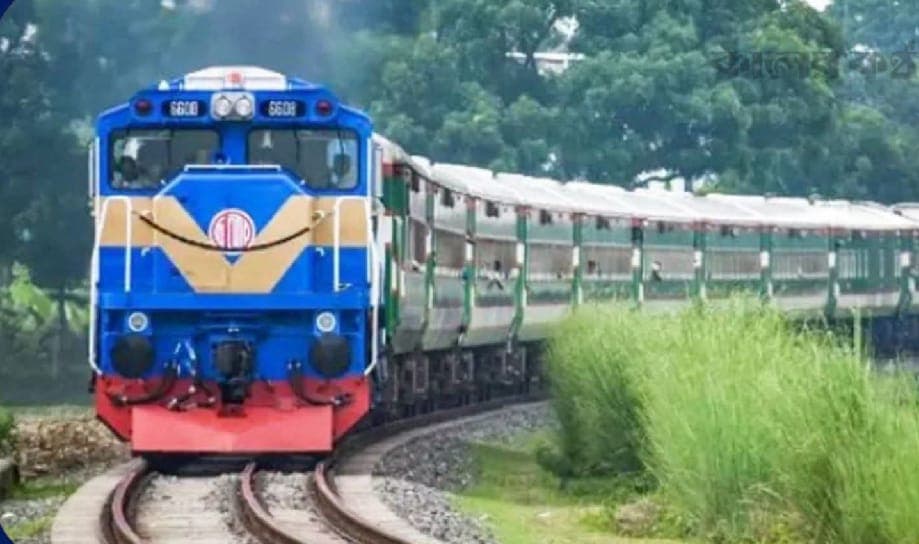 টঙ্গীর কাছে চলন্ত জয়ন্তিকা এক্সপ্রেসে পাথর নিক্ষেপ, আহত ২ যাত্রী