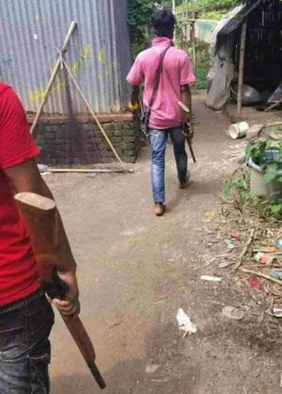 রায়পুরার চরাঞ্চলে ২০০ সদস্যের সশস্ত্র চক্রের দাপট, অবৈধ বালু উত্তোলনে বিলীন শত ঘরবাড়ি
