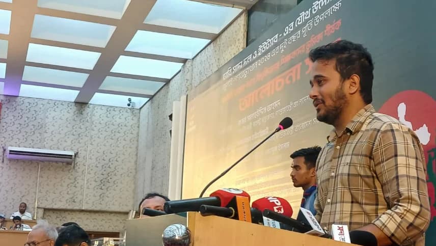 ‘শহীদরা আমাদের ওপর থেকে দেখছেন’ : মীর মাহবুবুর রহমান স্নিগ্ধ
