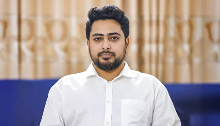 রবীন্দ্র-বন্দনায় নাহিদ ইসলাম: প্রশংসার বদলে ২০ হাজার ‘হা হা’ রিঅ্যাক্টে উত্তাল ফেসবুক