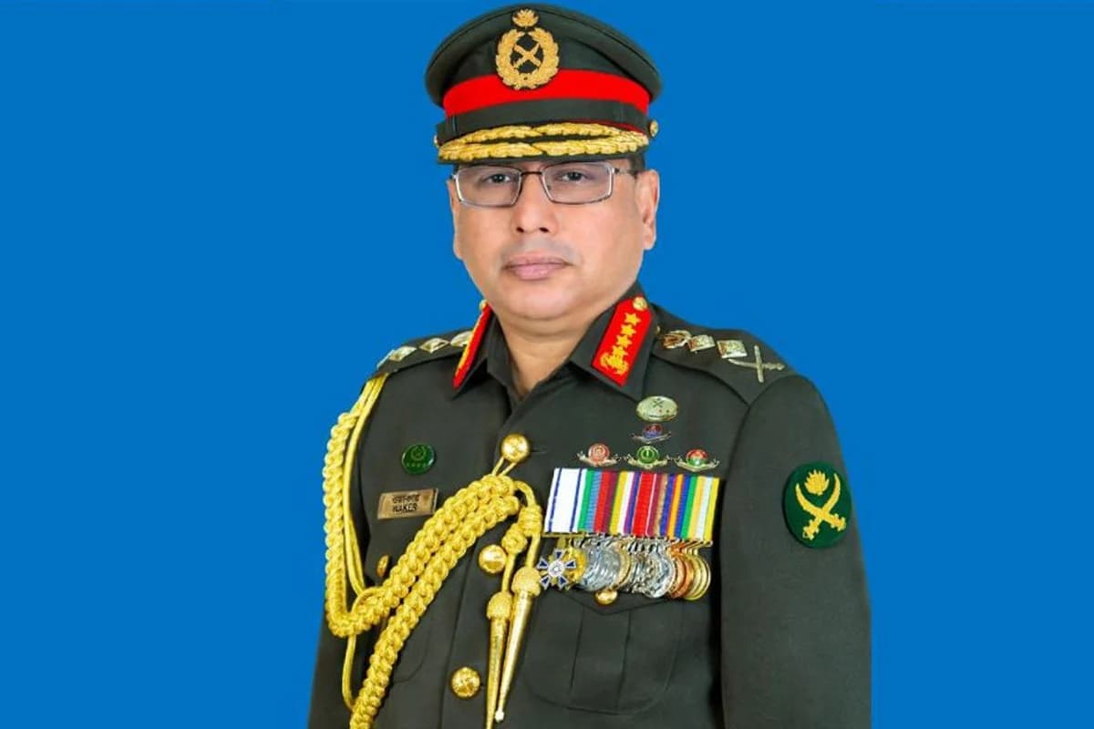 জাতিসংঘ শান্তি মিশনে মোতায়েন বাংলাদেশি কন্টিনজেন্ট পরিদর্শনে দক্ষিণ সুদান ও আবেই সেনাপ্রধান