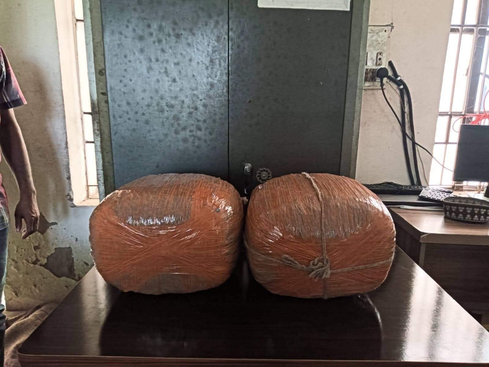 হবিগঞ্জে ১২ কেজি গাঁজাসহ এক যুবক গ্রেপ্তার