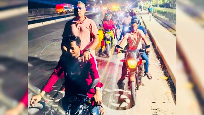 বিএনপি নেতা শাহীন মিয়ার নেতৃত্বে গাছায় বিএনপির রাতভর মোটরবাইক মহড়া