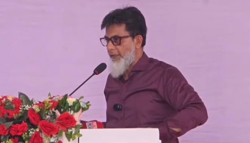 নিরাপদ যাতায়াতে বড় উদ্যোগ: ৩ শহরে ১৪টি ‘পিংক বাস’ চালু করল বিআরটিসি