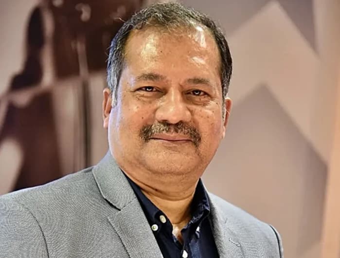 তথ্যমন্ত্রীর পদ ছাড়লেন জহির উদ্দিন স্বপন