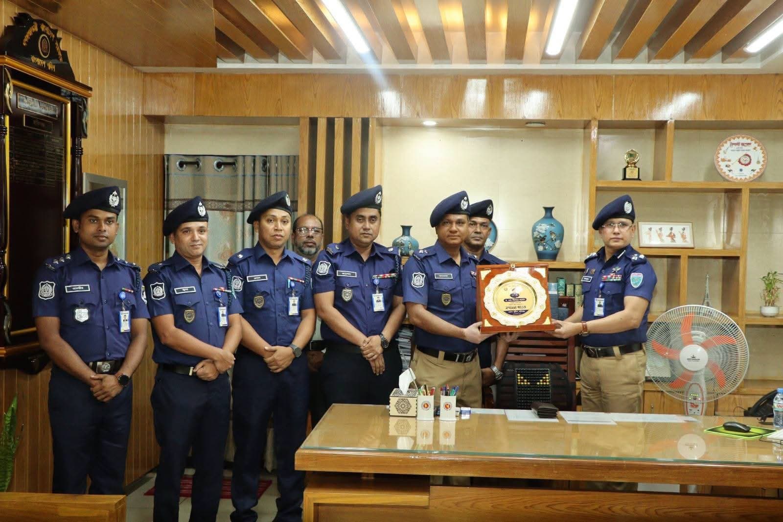 হবিগঞ্জে পুলিশ কার্যালয় পরিদর্শন করলেন সিলেট রেঞ্জের ডিআইজি ড. জিল্লুর রহমান