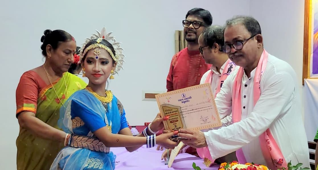 ঠাকুরগাওয়ে নজরুলের ১২৭তম জন্মজয়ন্তী: সাংস্কৃতিক প্রতিযোগিতায় বিজয়ীদের পুরস্কৃত করলেন মির্জা ফয়সল আমীন