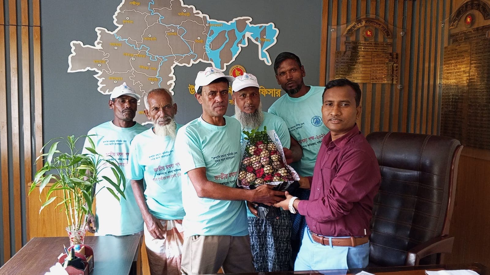 গাইবান্ধা সদর ইউএনওর সঙ্গে মৎস্যজীবী সমবায় সমিতির মতবিনিময়