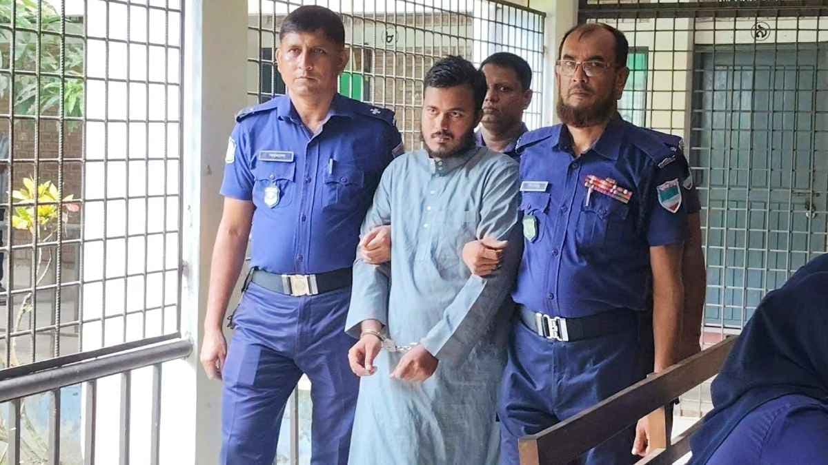 নড়াইলে শিশু বলাৎকারের দায়ে মাদরাসা শিক্ষক মেরাজ আলীকে যাবজ্জীবন ও ৩ লাখ টাকা জরিমানা