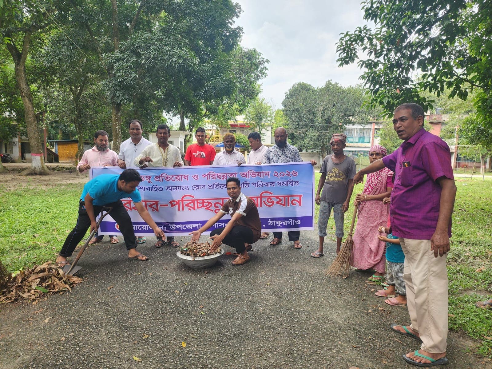 পীরগঞ্জ পৌরসভার ডেঙ্গু ও পরিস্কার- পরিচ্ছন্নতা অভিযান