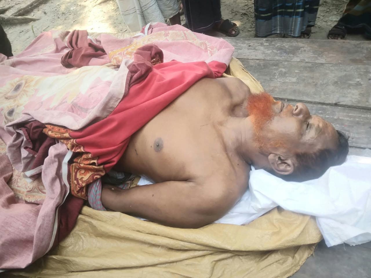 সিংড়ায় টিনের ঘরেই বিদ্যুতের মরণফাঁদ, প্রাণ গেল বৃদ্ধের