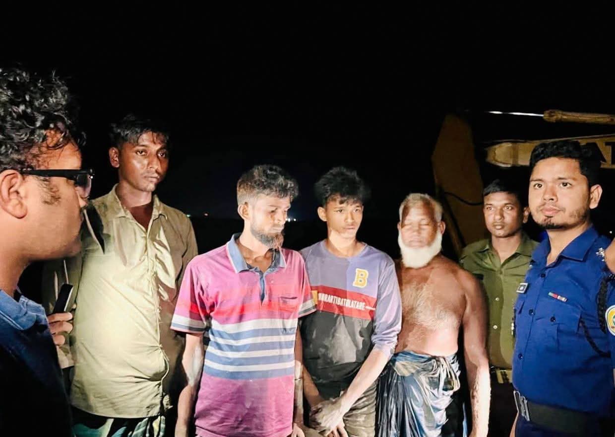 অবৈধ বালু উত্তোলন ও মাটি কাটার বিরুদ্ধে ভ্রাম্যমাণ আদালতের অভিযান; জরিমানা ৫ লাখ