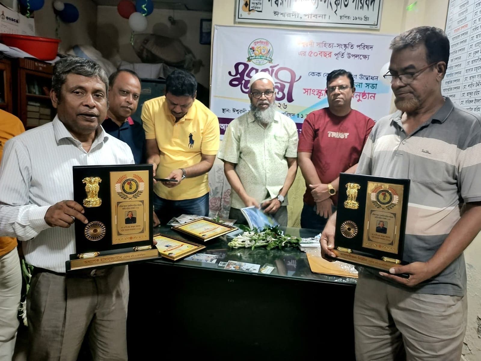 কলকাতায় ‘সাহিত্য পদক’ অর্জন: হাসানুজ্জামান ও নিউটনকে জেলা সম্মিলিত সাংস্কৃতিক জোটের অভিনন্দন