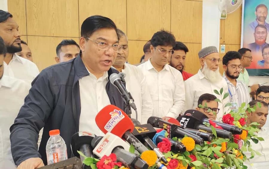 পলাতক স্বৈরশাসকের ফেরার স্বপ্ন হাস্যকর, জামালপুরে হুঙ্কার দিলেন বিমানমন্ত্রী